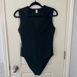 Black bodysuit w/low v-neck